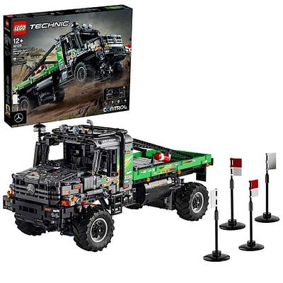 Este lego é uma emocionante representação em blocos de construção de um icônico caminhão de teste off-road da Mercedes-Benz.