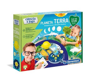 Com este jogo poderás descobrir como funciona a vida na Terra, a alternância das estações, o que é o aquecimento global e o que podemos fazer para ajudar o nosso planeta Terra.