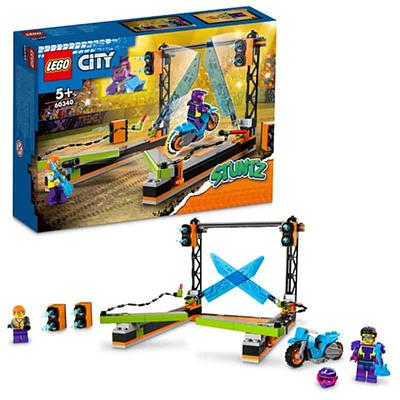 A prenda ideal para crianças que gostam de passar horas a imaginar cenários e aventuras. Prepare o cenário para emocionantes acrobacias e competições com este fantástico Lego.