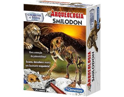 Desvenda os mistérios do "Tigre Dentes-de-Sabre", também conhecido como Smilodon. Este animal extinto possuía um par impressionante de caninos que usava para caçar a sua presa.