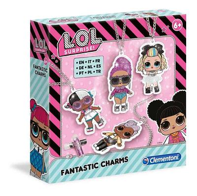 Cria um pendente da tua boneca L.O.L. Surprise favorita que podes levar contigo para onde quiseres! Também podes decorar o pendente com os acessórios extra para o tornar verdadeiramente teu.