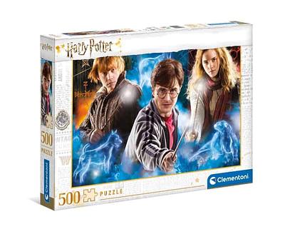 O Puzzle 500 pçs - Harry Potter de 500 peças da Clementoni para adultos inclui imagens maravilhosas e de encaixe perfeito.nimensão do puzzle montado: 49 x 36 cm.