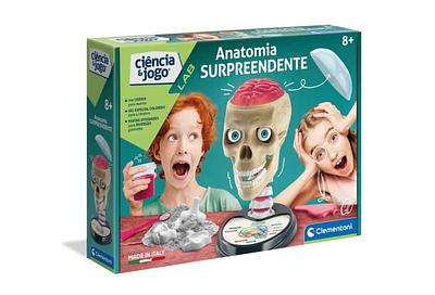 Um crânio para ser montado, 2 hemisférios cerebrais, dentes e olhos, muitos elementos para serem tocados e manipulados como se fossem órgãos verdadeiros, para uma experiência de jogo ultra realística.